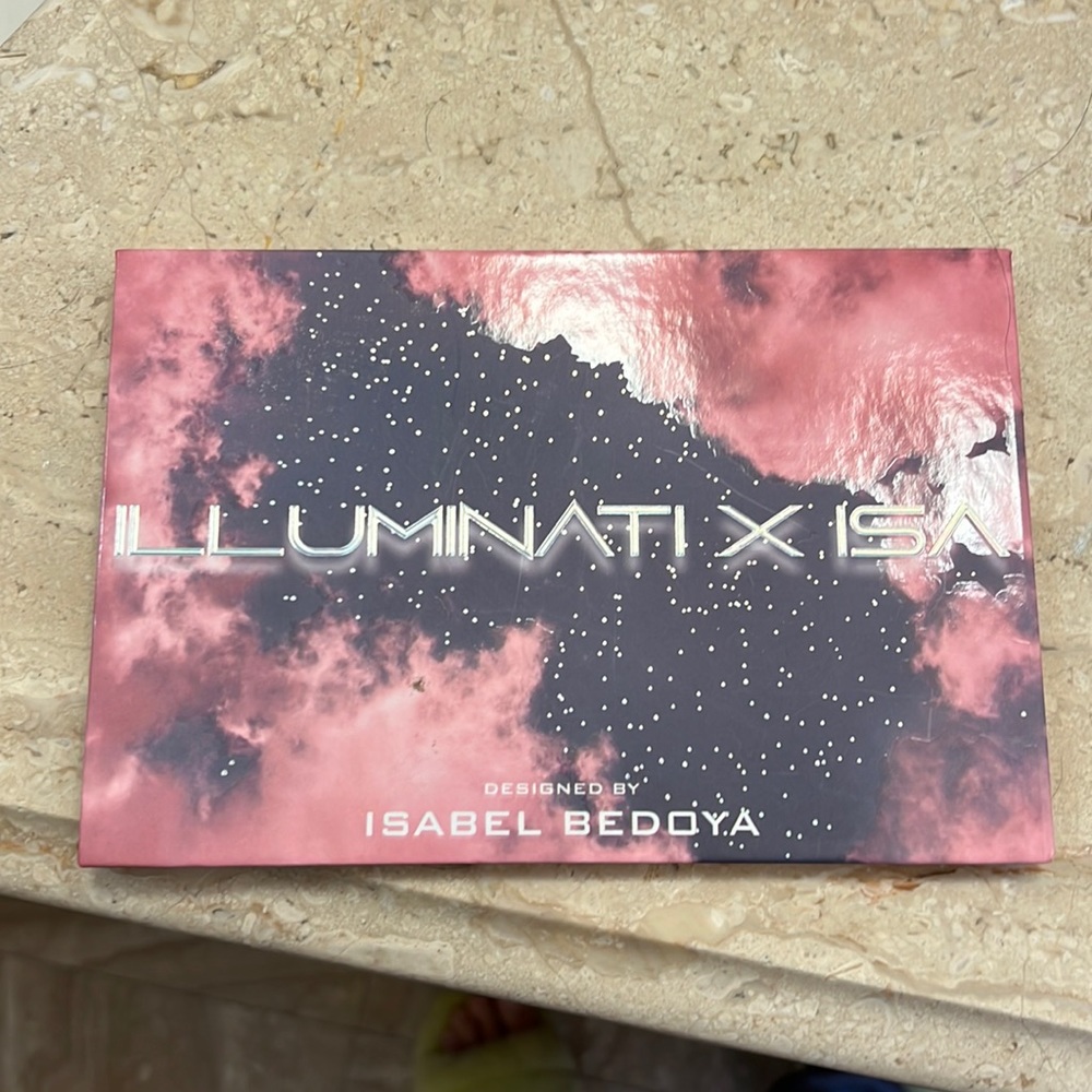 Isabel Bedoya Illuminati X Isa Pallete Brand new